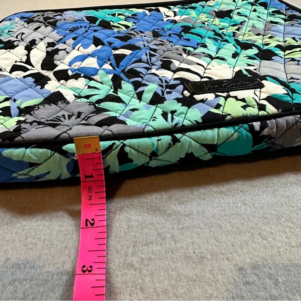 Vera Bradley Retired Camofloral Laptop Sleeve Case Quilted‎ Zip Padded
